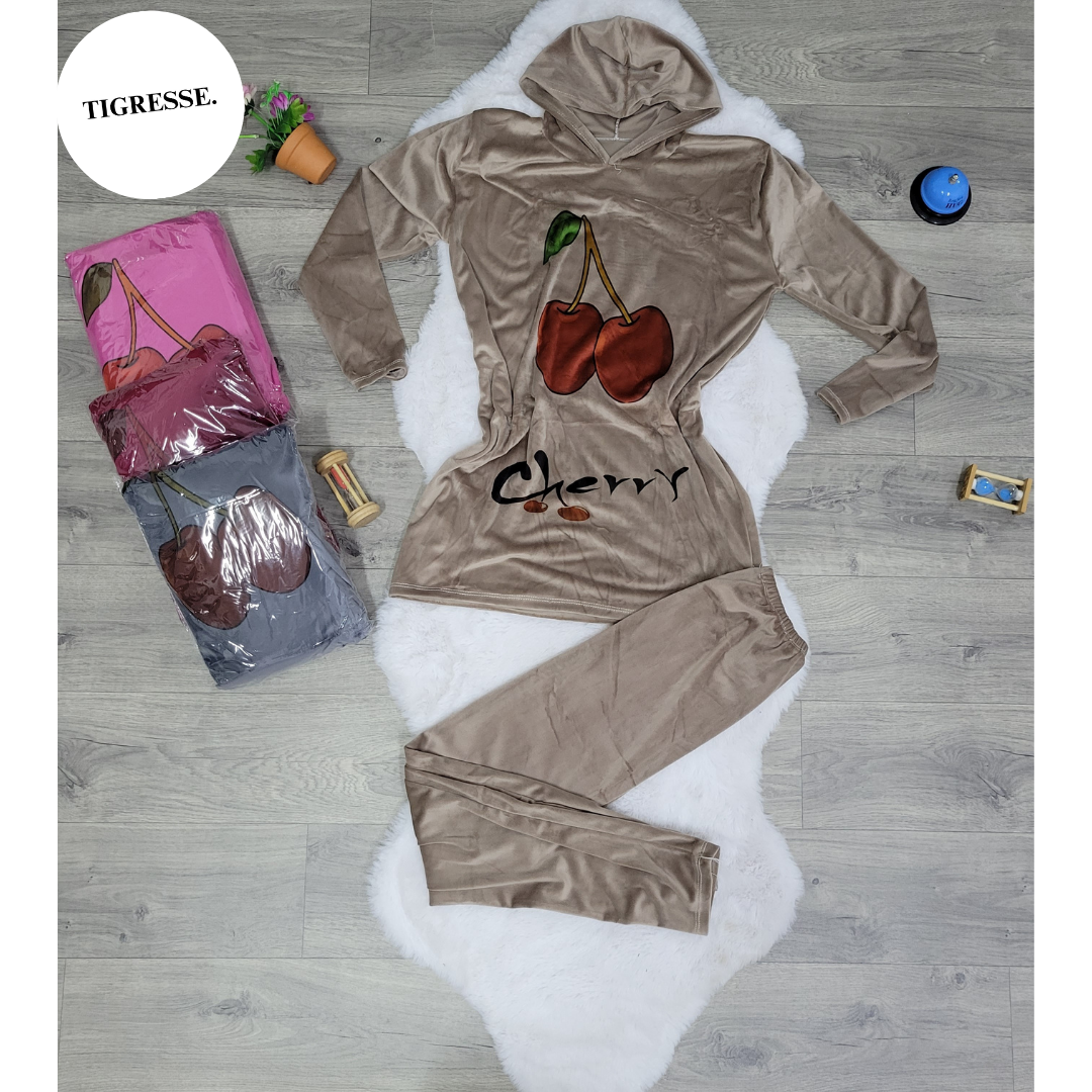 PIJAMA CHERRY 🔥 قـطيفـة روووعة خفيفة